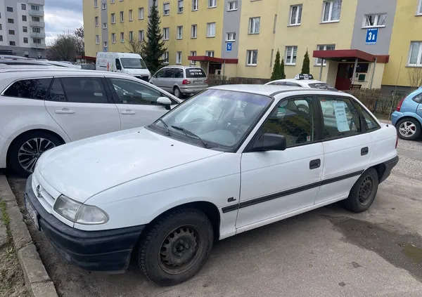 lubuskie Opel Astra cena 2700 przebieg: 200000, rok produkcji 1993 z Drohiczyn